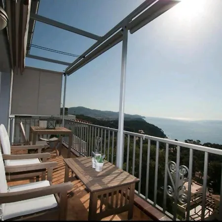 La Casa Blue , Mediterranean Boutique-villa In Santa Cristina Villa