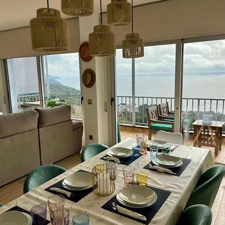 La Casa Blue , Mediterranean Boutique-villa In Santa Cristina Villa *