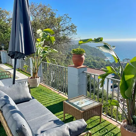 La Casa Blue , Mediterranean Boutique-villa In Santa Cristina