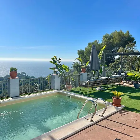 La Casa Blue , Mediterranean Boutique-villa In Santa Cristina Villa